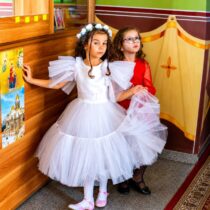 rochita alba fete