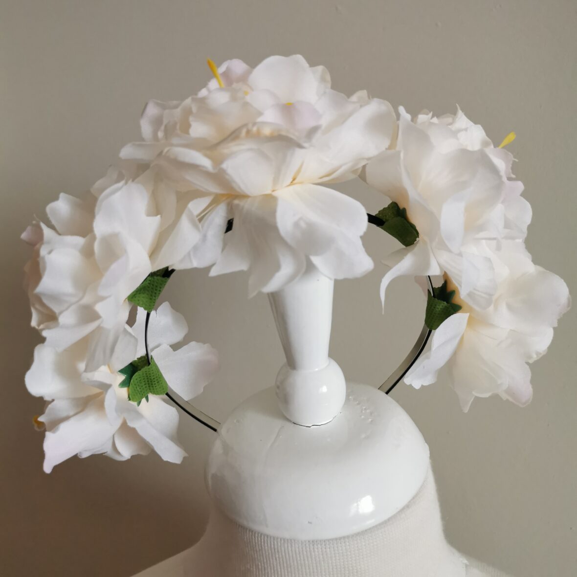 Coronita Flori Artificiale Alba Fete