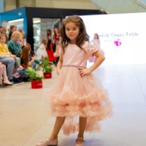 rochita ocazie fete scurta cu trena