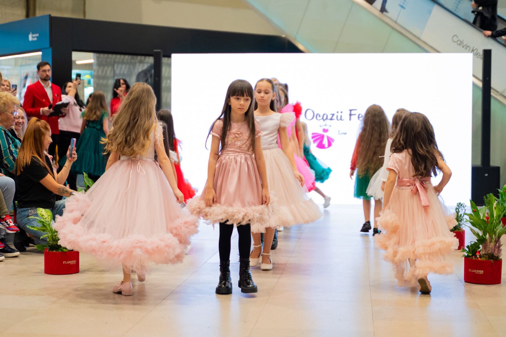 rochite ocazii fetite