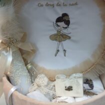 Trusou botez fetita cu lumanare