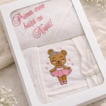 Set Prima Băiță cu Nașii Halat și Prosop Brodat Ursuleț Balerină
