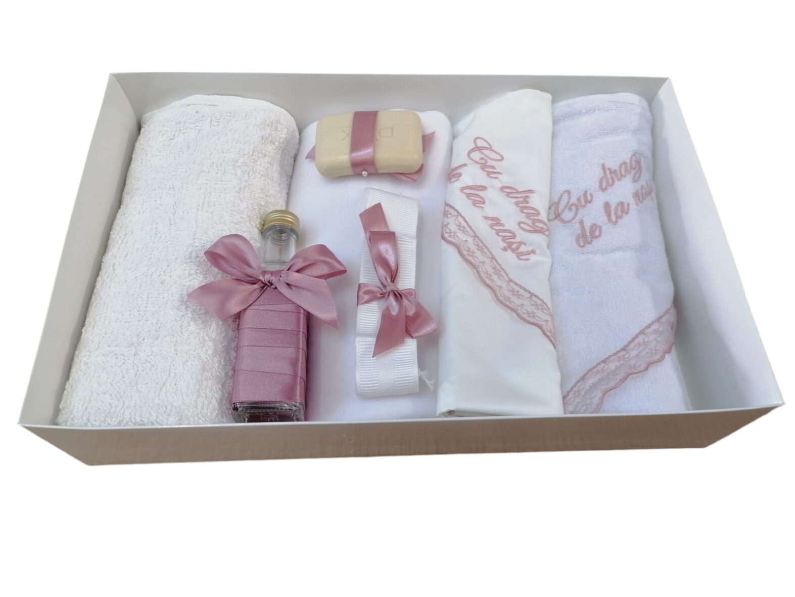 Trusou de Botez Personalizat Broderie 7 Piese Roz