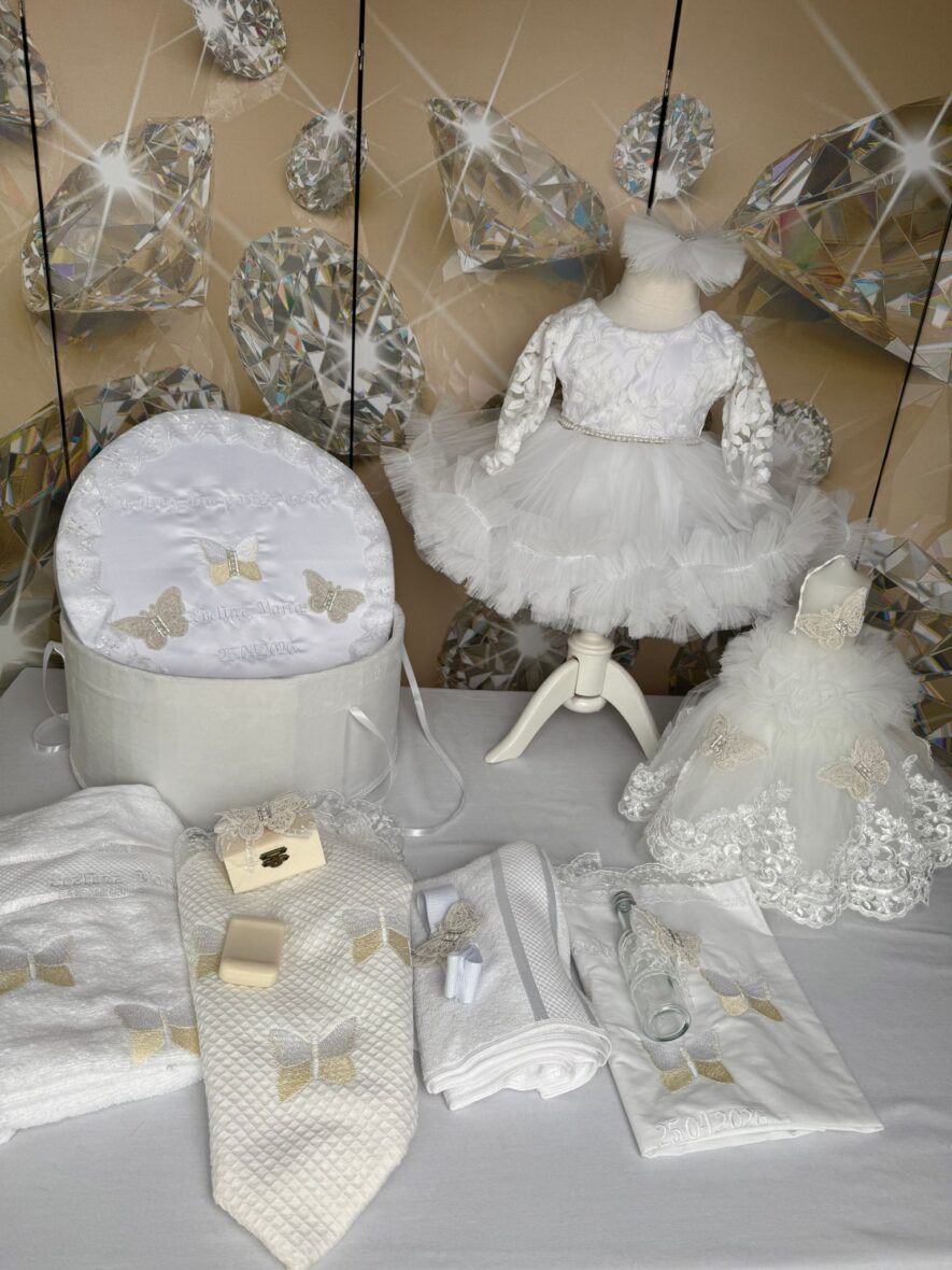 Trusou botez fete alb fluturi