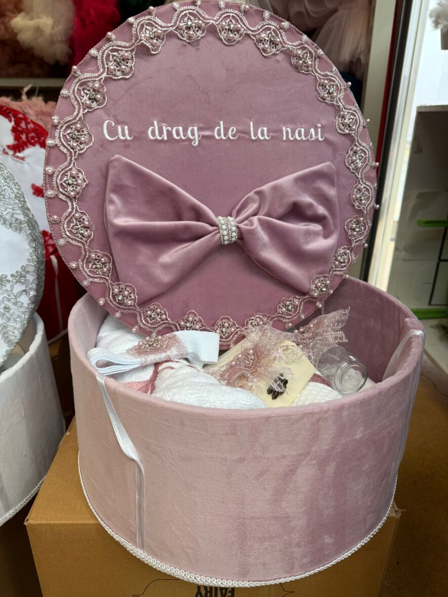 Trusou Botez Fete Personalizat Cu Fundita si Broderie Roz
