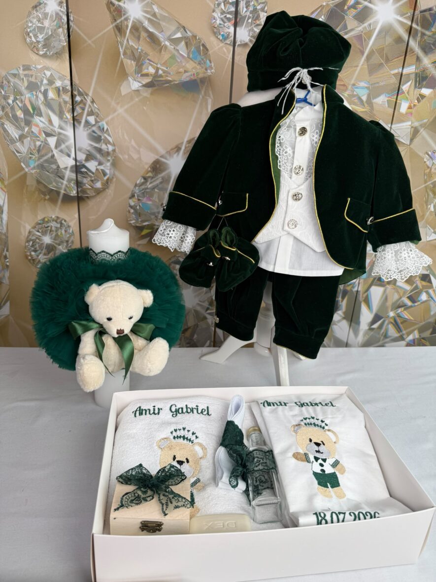 costum verde catifea print7