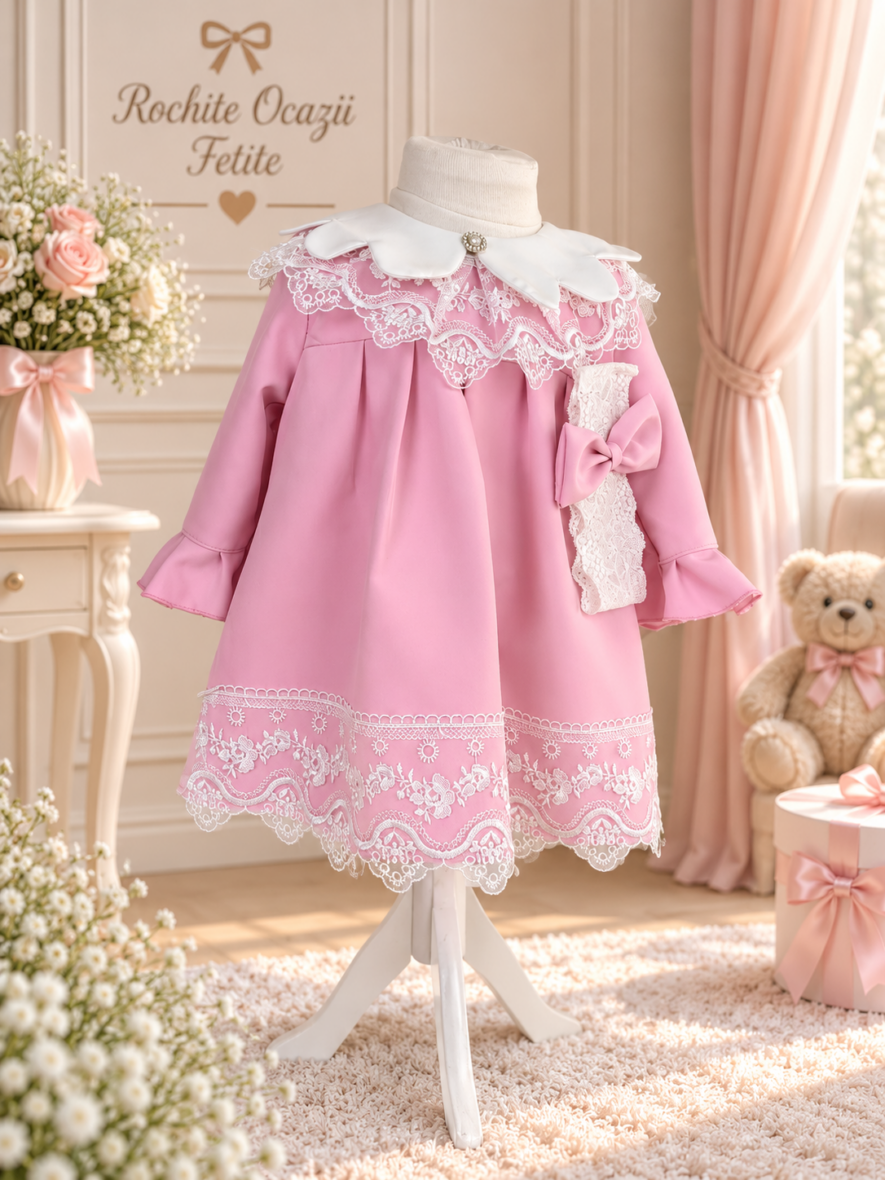 Rochiță Botez Fetiță Roz cu Dantelă Alba și Guler Elegant
