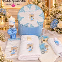 Trusou Botez Baieti Personalizat cu Broderie Ursulet Bleu Cu Lumanare